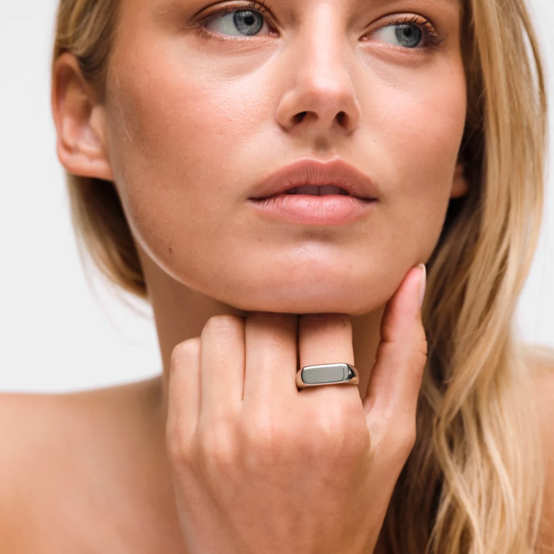 Alix Signet Ring - Image 5